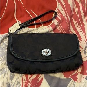 Coach wristlet ❗️authentic❗️